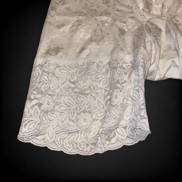 Vintage White Lace Intimate Shorts - Picture 3 of 7